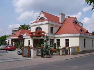 Фото Отель Hotel Pałacyk Konin г. Конин